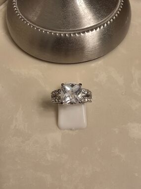 Silver and CZ Solitaire Ring Size 6